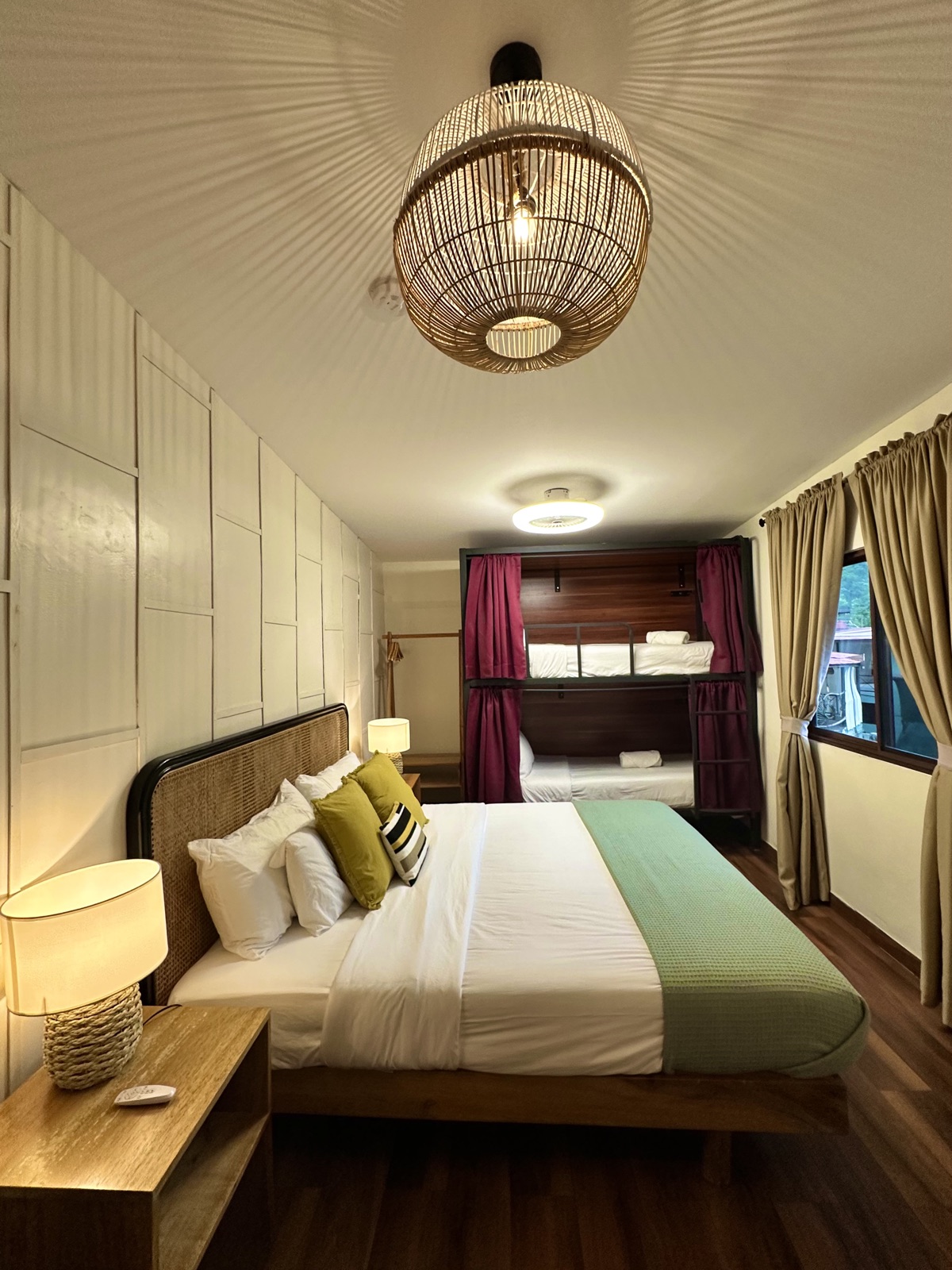 Quad room at ONDA Boquete with private and shared sleeping layout